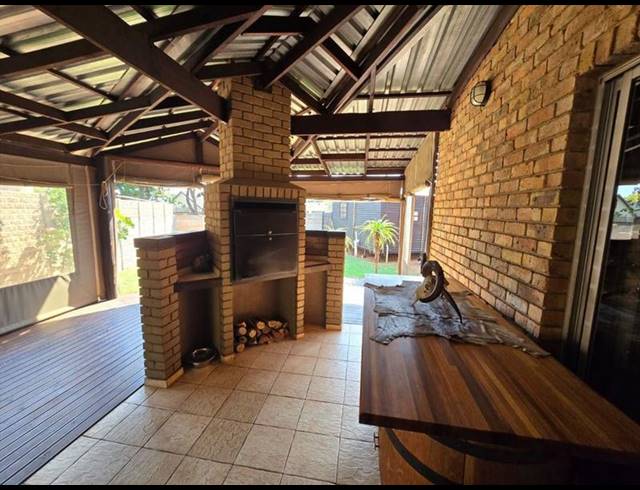 3 BEDROOM HOUSE FOR SALE IN BIRCHLEIGH